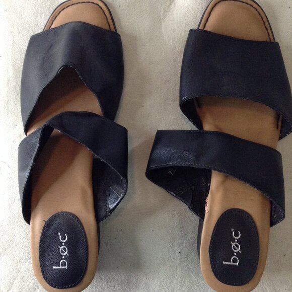 NWOT BORN/BOC Black Faux Leather "11M" 2" block heels, slide sandals; Classic - Picture 1 of 7